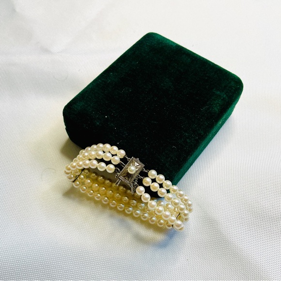 Vintage Mikimoto Cultured Triple Strand Pearls Bracelet Sterling Silver Clasp - Picture 3 of 9